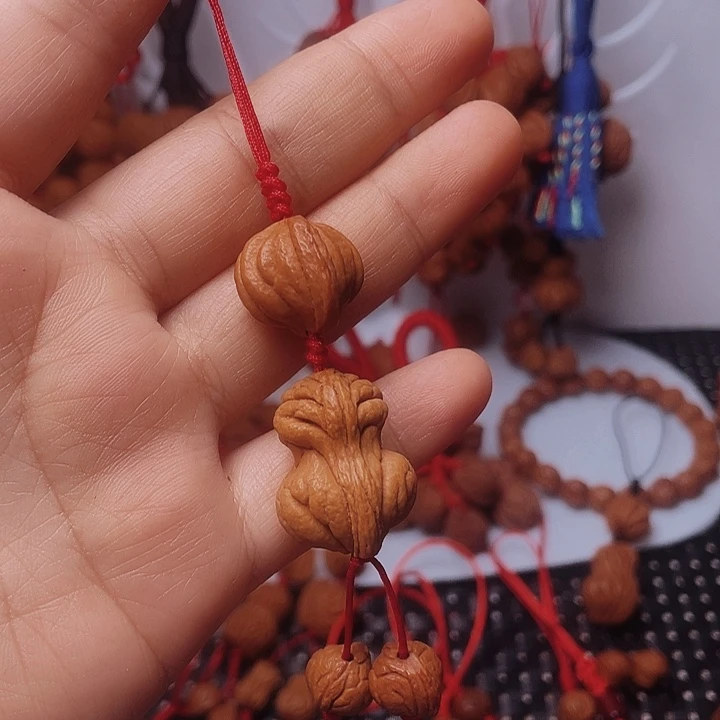 吊坠桃核龙纹桃枭