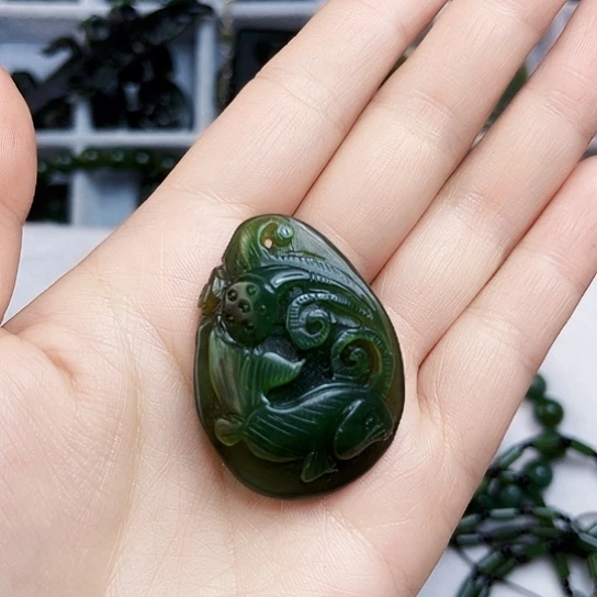 蛇纹石玉颈饰合金D***m