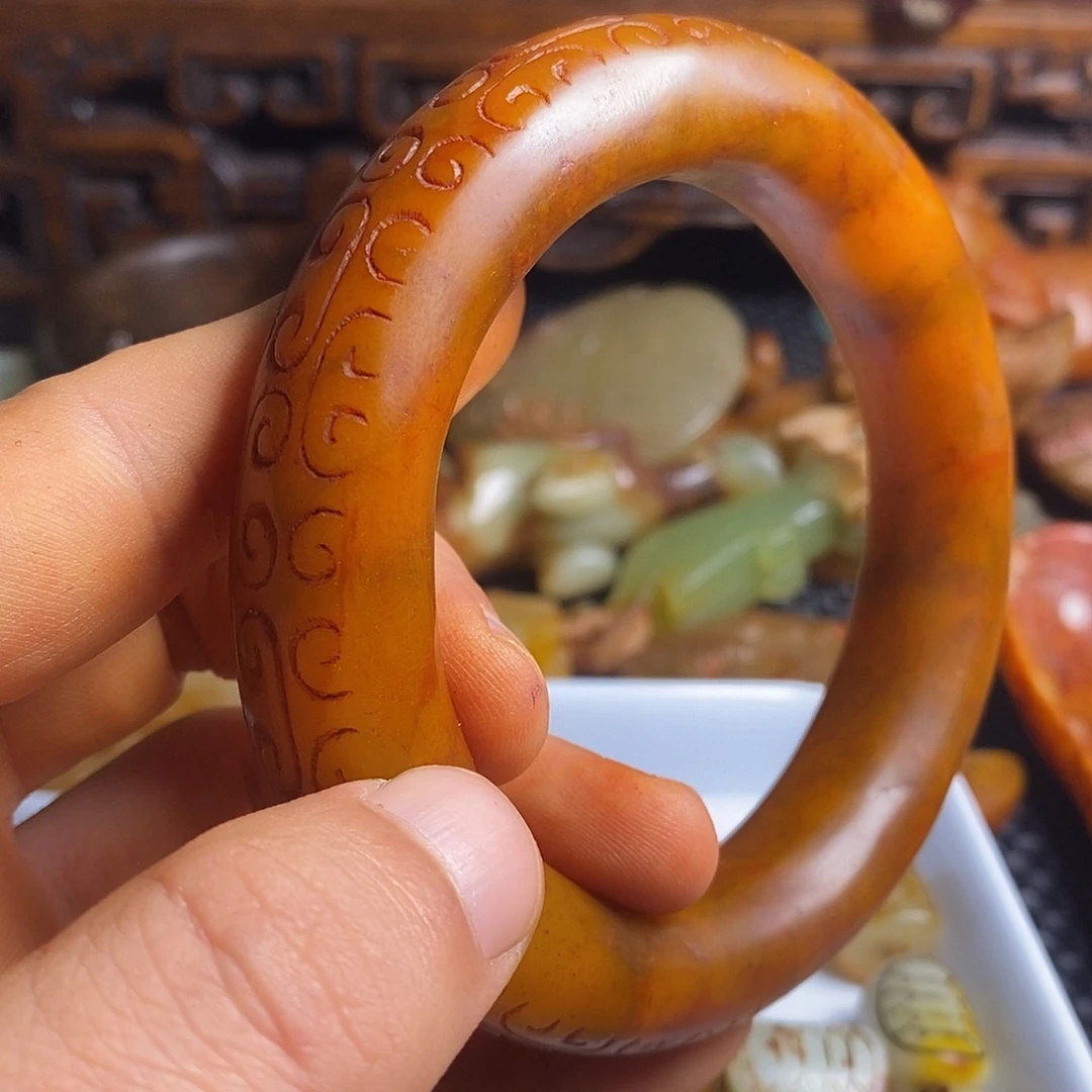 未镶嵌岫岩老玉（透闪石质玉）挂件