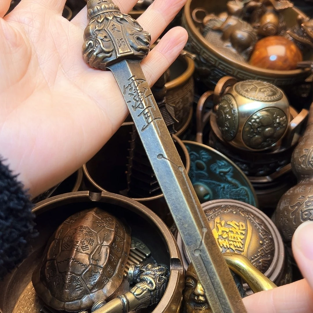 精美铜器工艺品等