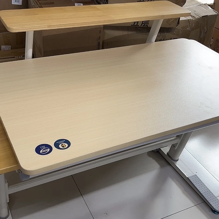 巩***婵1米原木学习桌清仓不退不换