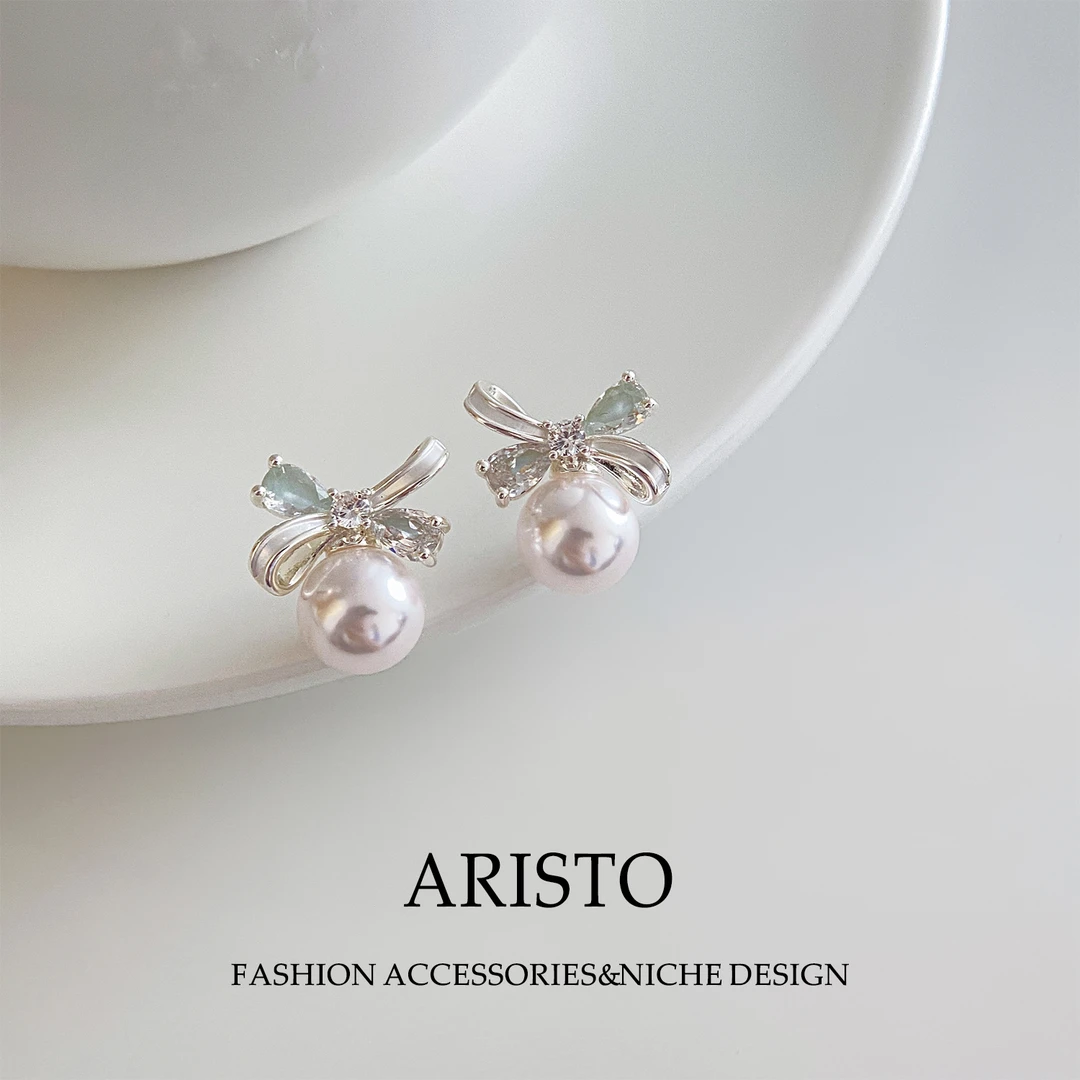 铜合金耳饰 优雅水滴耳钉精致复古设计感耳饰温柔气质百搭饰品