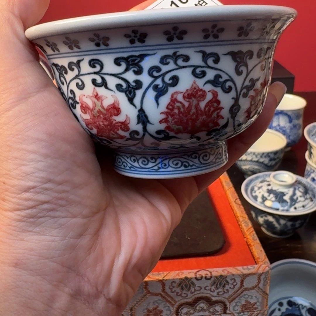 赫***然摆件缠枝莲压手2222