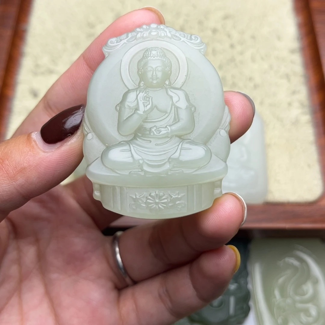 和田玉未镶嵌颈饰