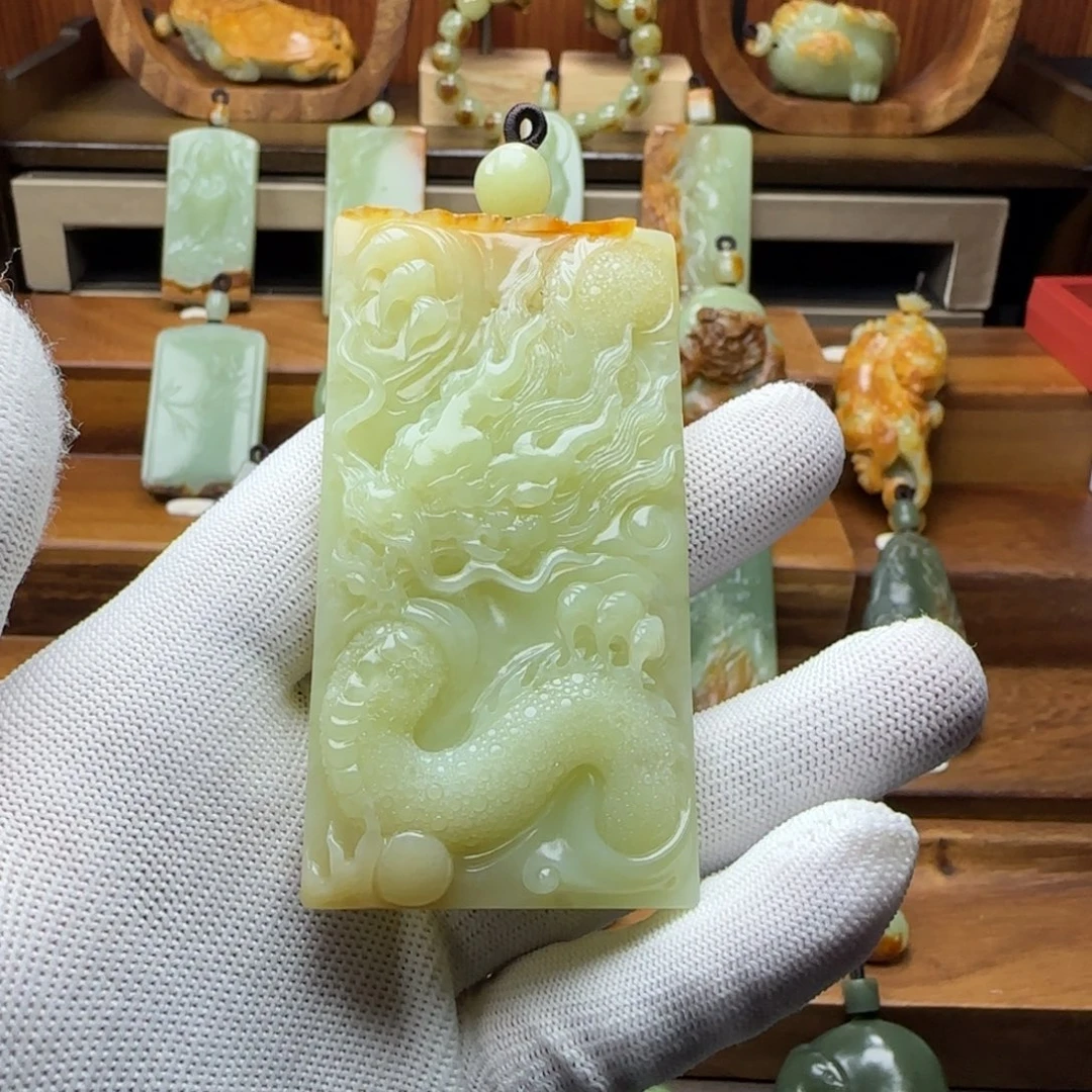 L***.岫岩河磨玉（透闪石质玉）未镶嵌颈饰