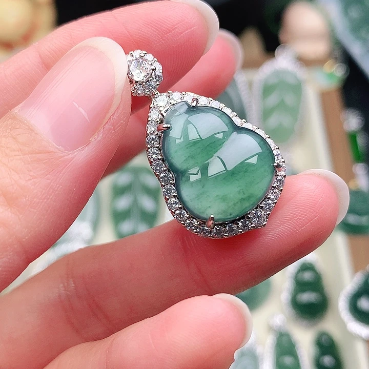 颈饰未镶嵌翡翠吊坠