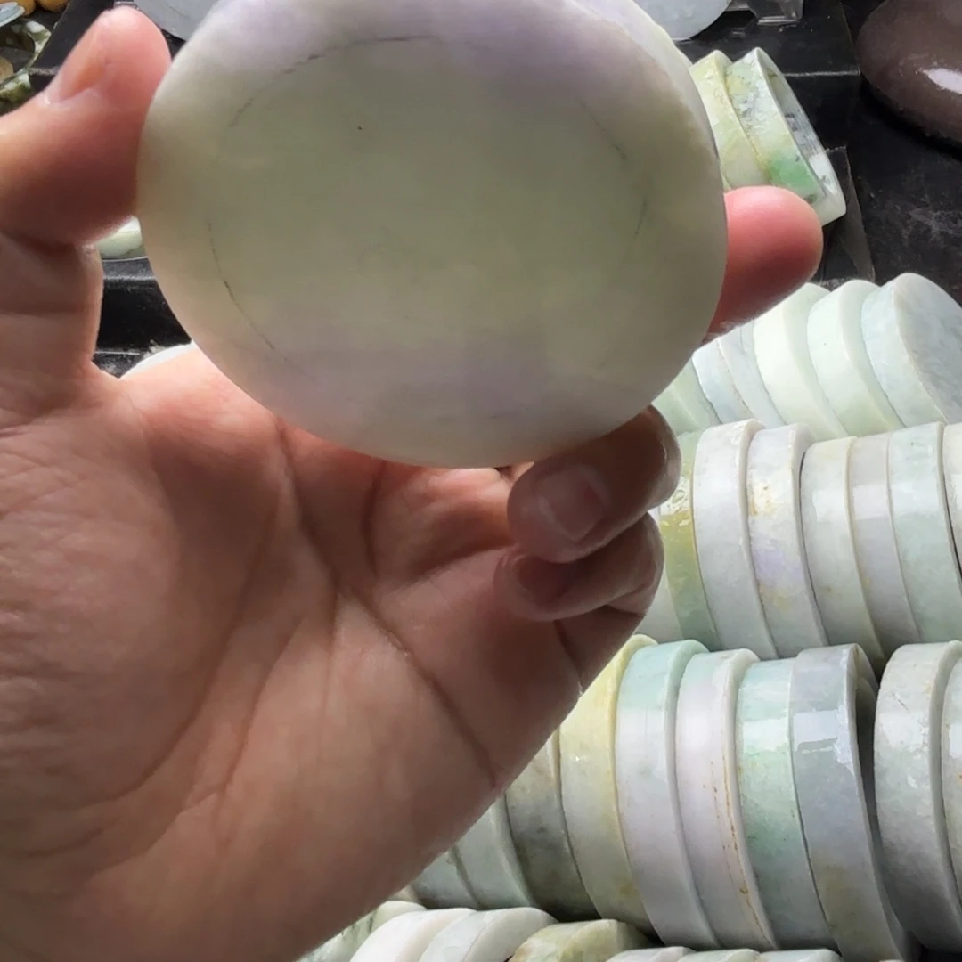 亦***雪定制翡翠未镶嵌翡翠手镯定制