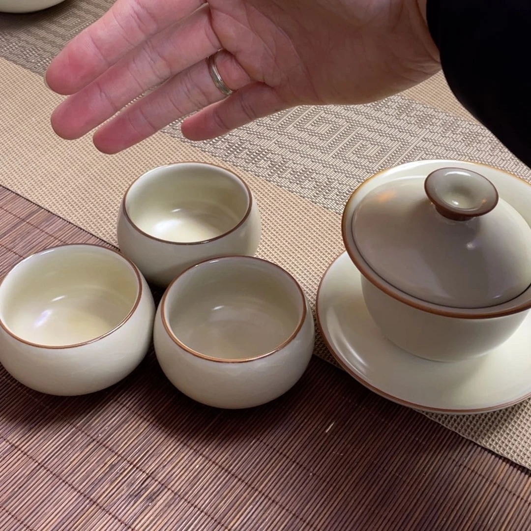 瓷片。。。。。。。。。。。。。。。。。