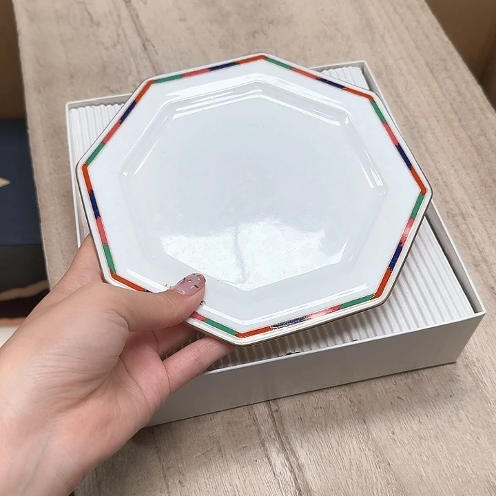 瓷片噗哈哈哈哈哈哈哈哈哈