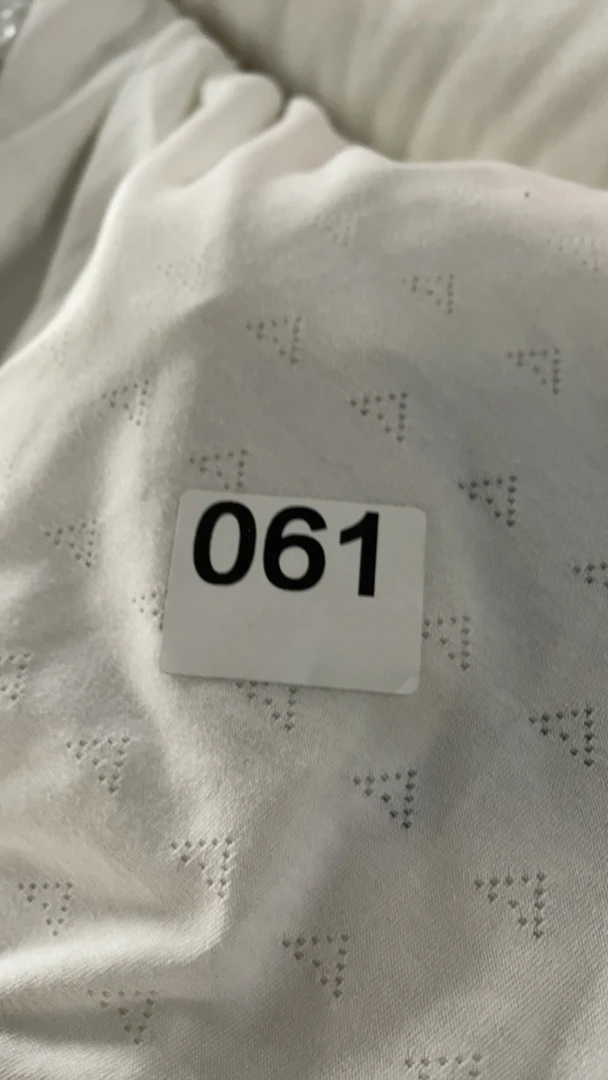 针织棉提花看不服装面料长2米，宽1.6米左右。