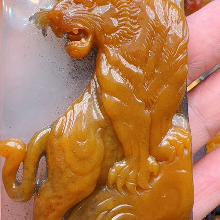 根***艺未镶嵌石英质玉（黄龙玉）笔搁
