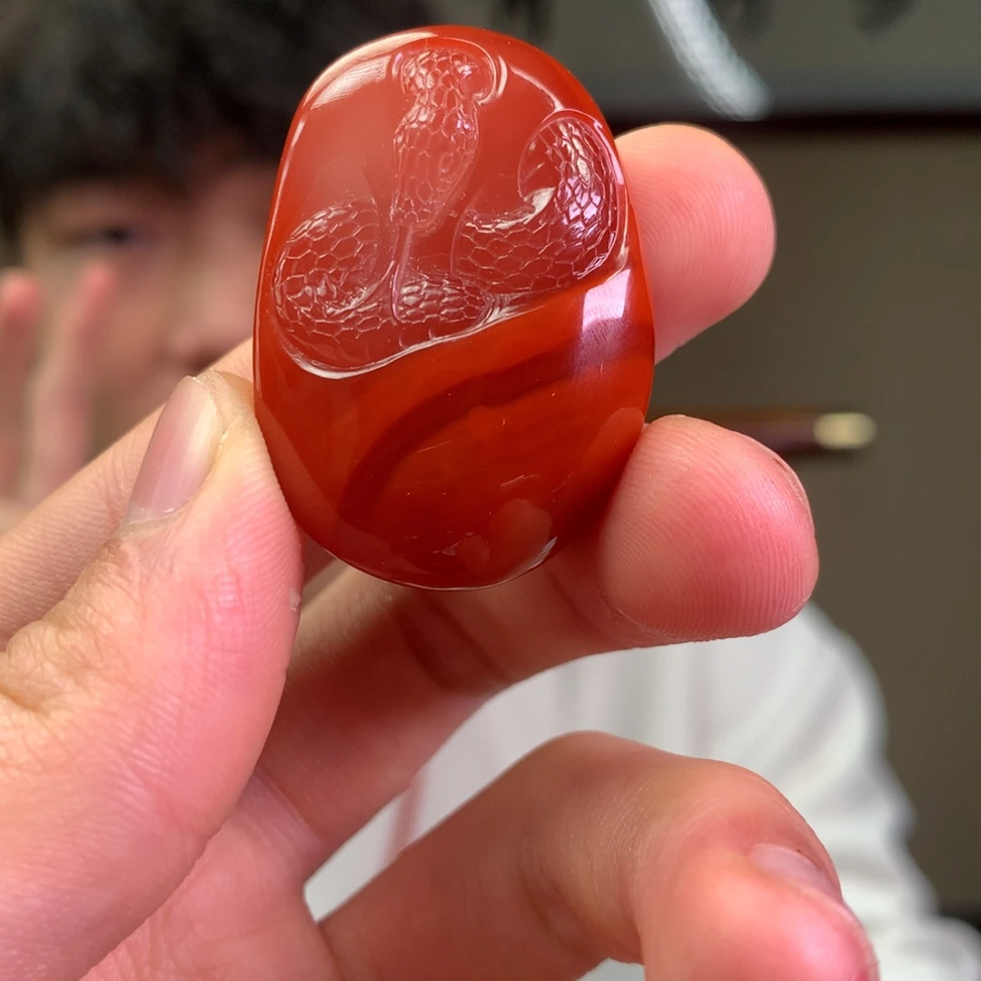 南红玛瑙未镶嵌南红玛瑙蛇牌