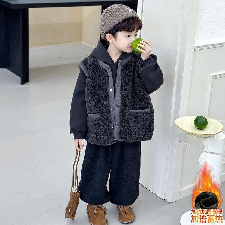 男童加绒卫衣套装秋冬装2025新款儿童帅气马甲三件套男孩冬季潮