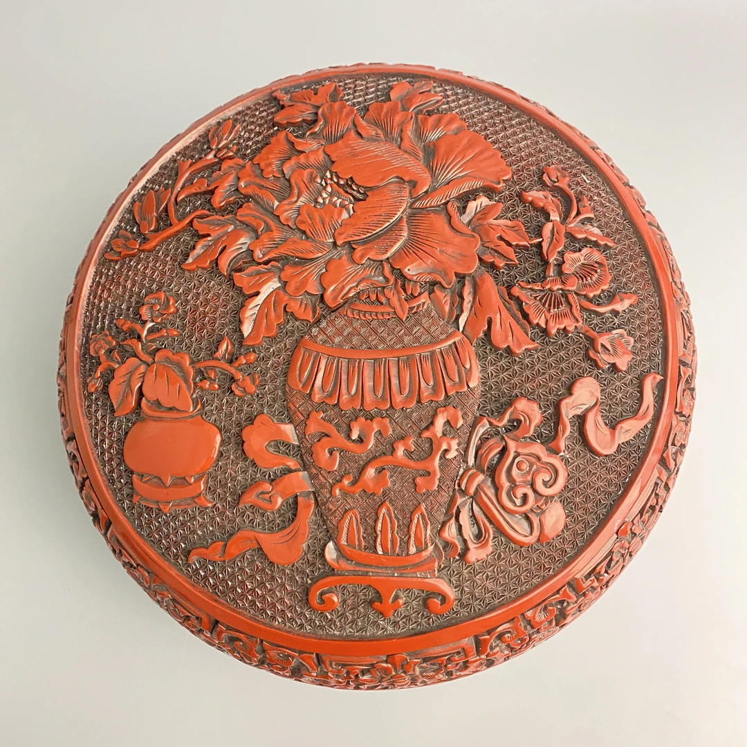 20世纪木胎大漆剔红博古图捧盒【古董拍卖】