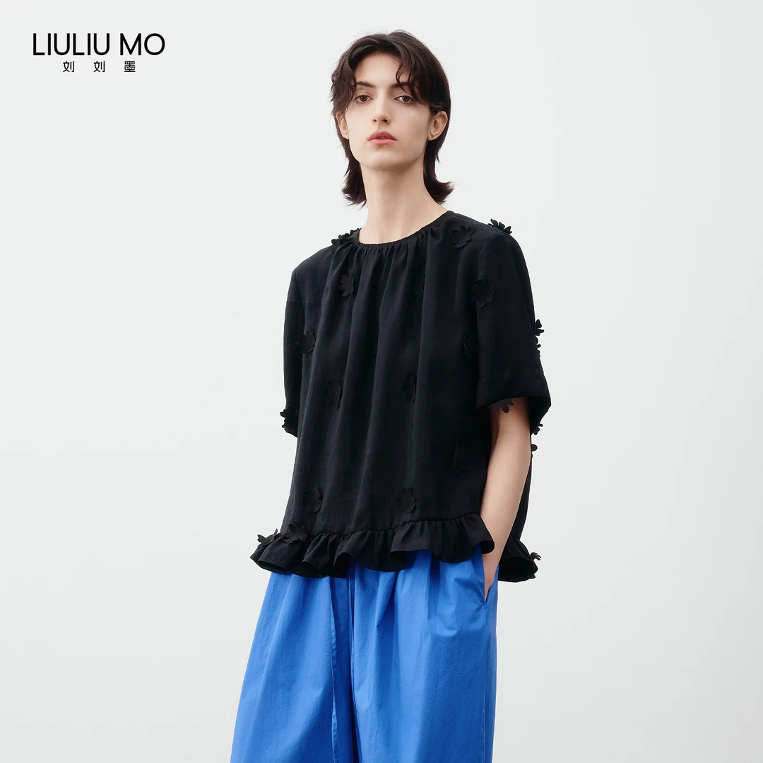 刘刘墨夏立体手工绣花荷叶边下摆套头轻薄透气宽松休闲黑色短上衣
