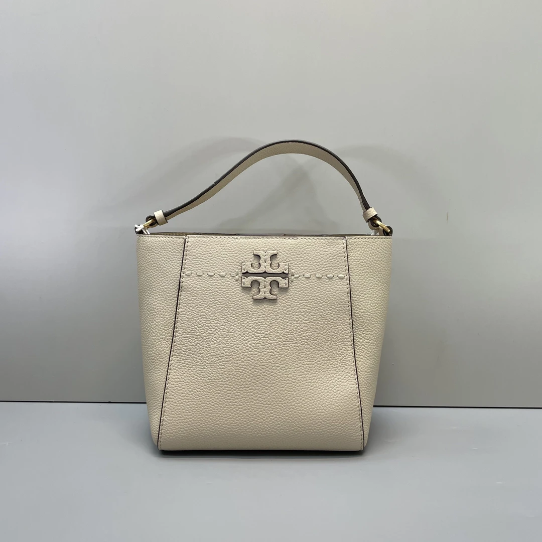 99新 TORY BURCH/汤丽柏琦 小林米白色小水桶包18*19*12cmB011801