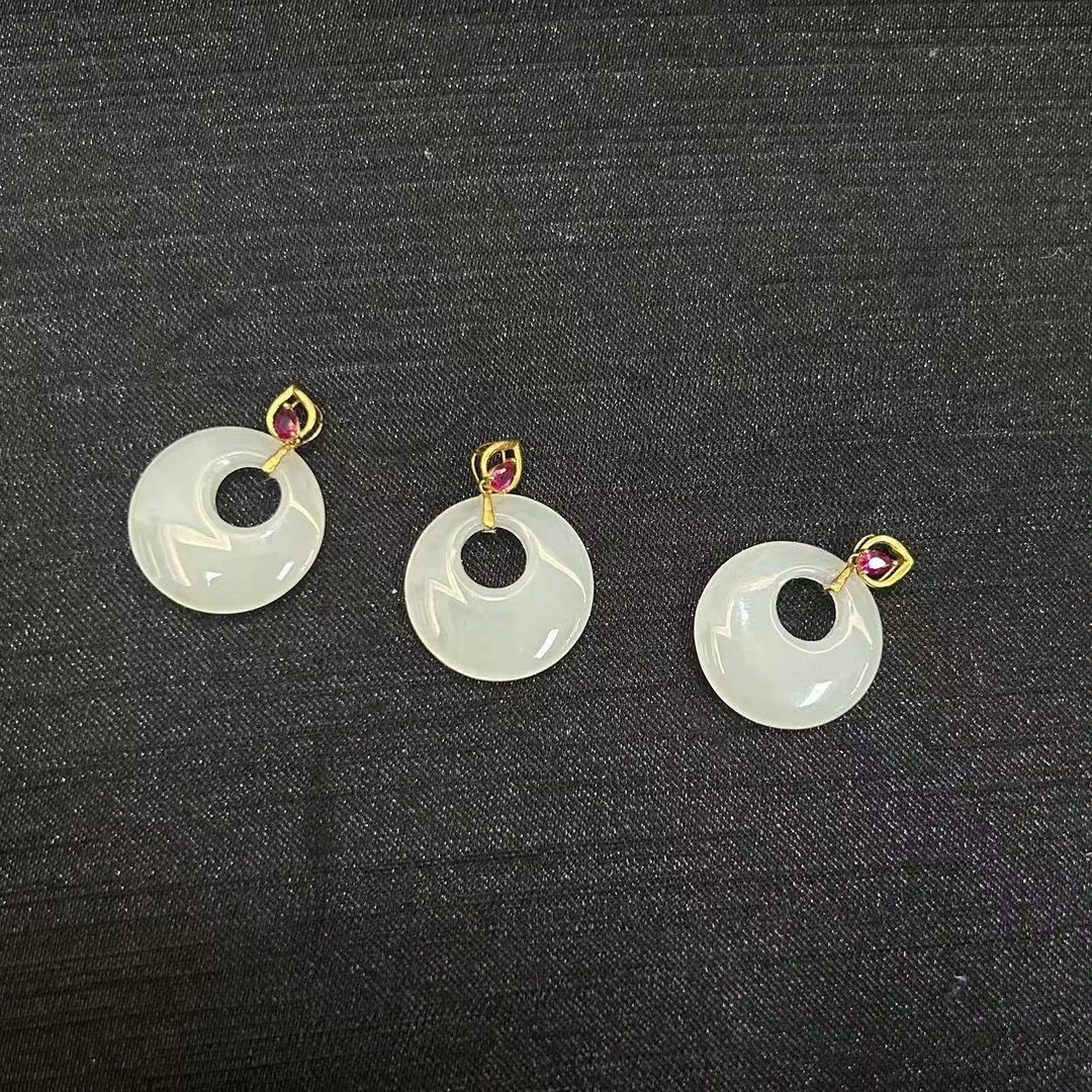 18K和田玉公主扣吊坠（多样性发一件）