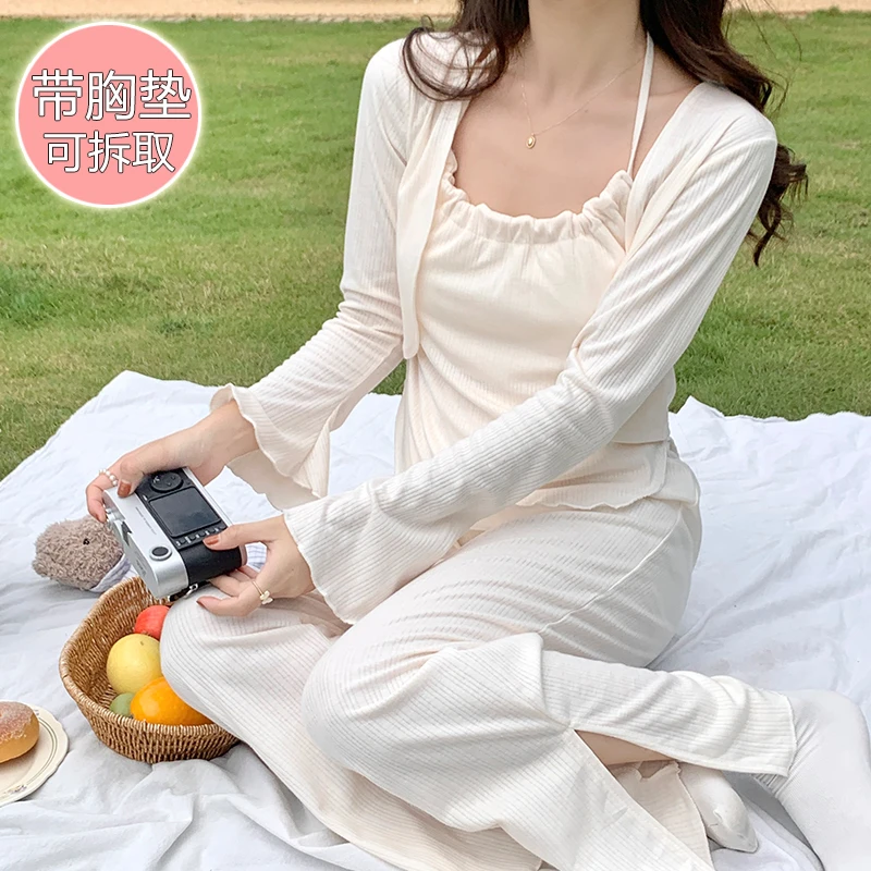 睡衣女春秋款绵柔2025新款纯欲风性感带胸垫肚兜小背心杏色三件套