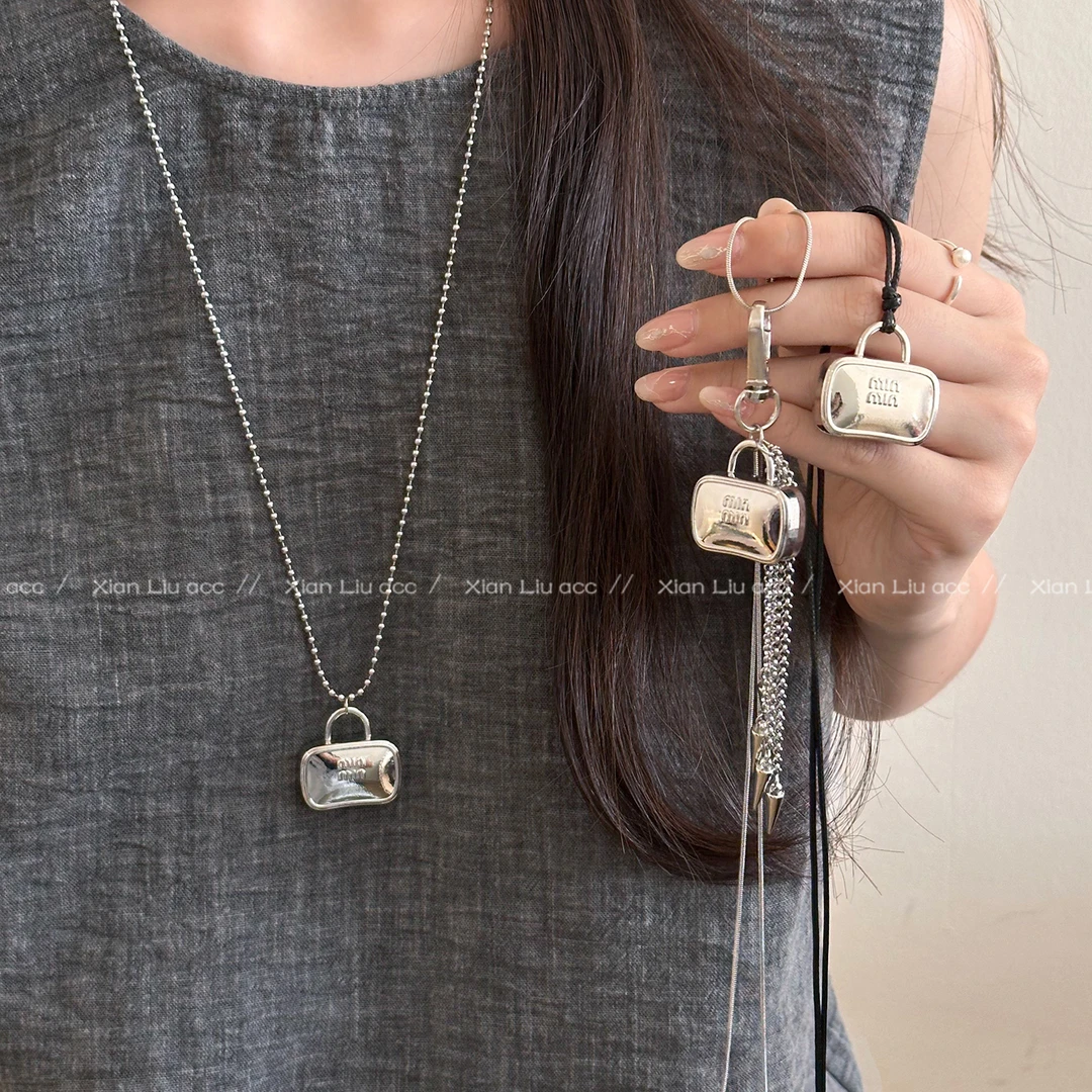铜合金项链 韩国字母方形手提包长款项链女小众高级感毛衣链C114
