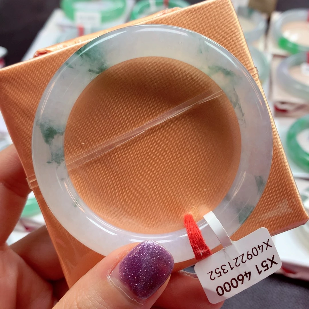 翡翠手镯（圆镯）未镶嵌（有冰丝）44号85