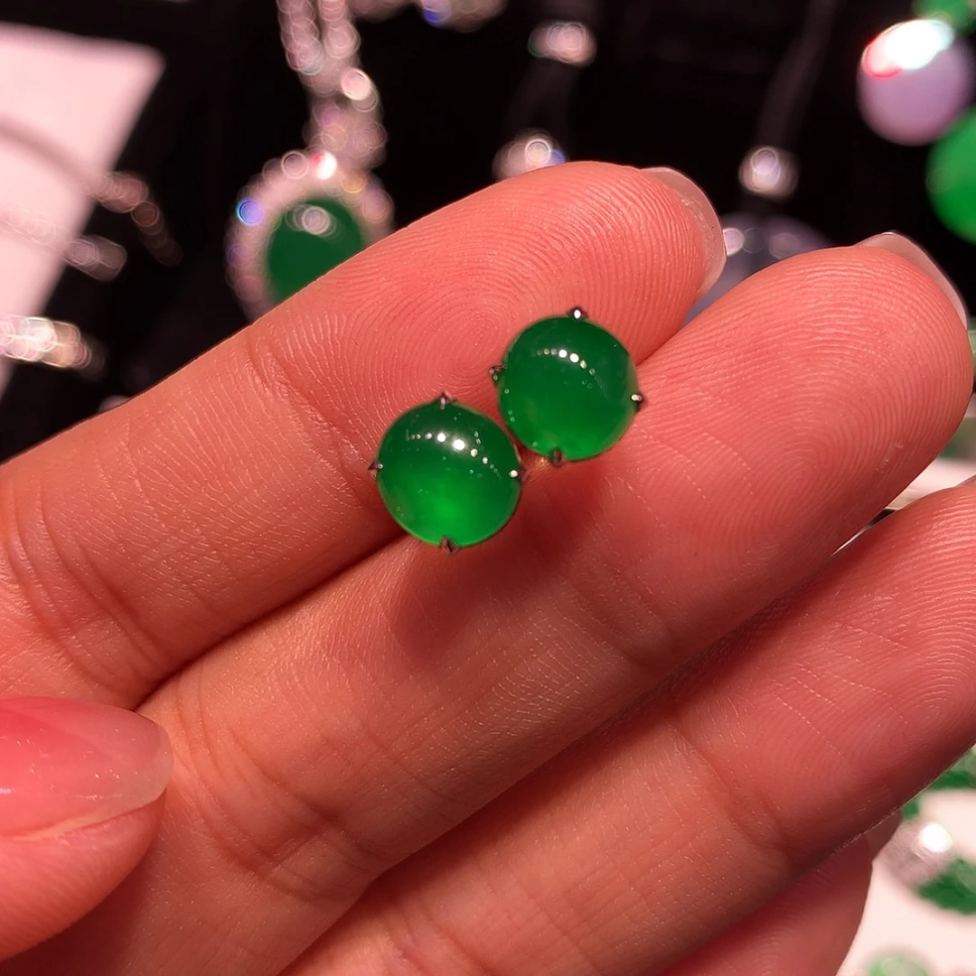 翡翠18K金镶嵌耳饰