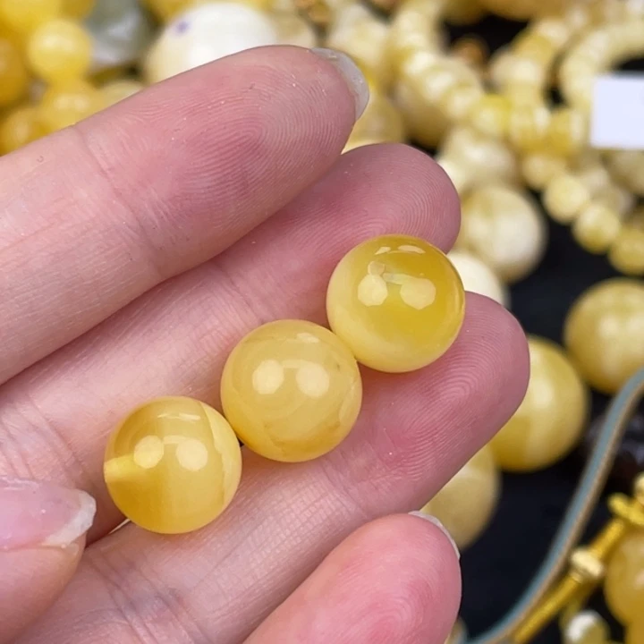 悠***然蜜蜡未镶嵌裸石12➕413