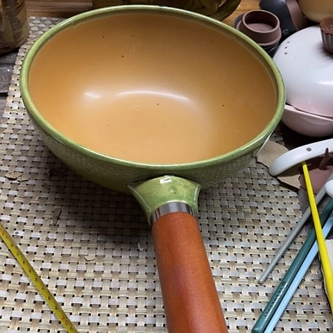 微瑕，明火，口径24高9黑点，