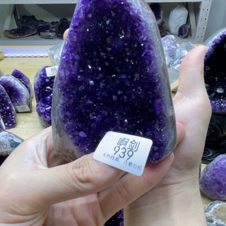 未镶嵌水晶大型摆件（非配饰）今***点
