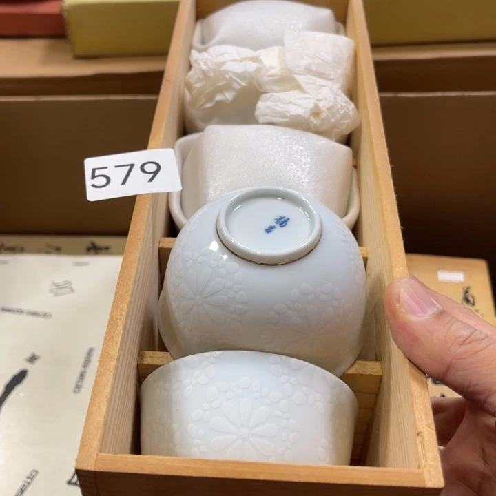 盖碗瓷器制作工艺精湛