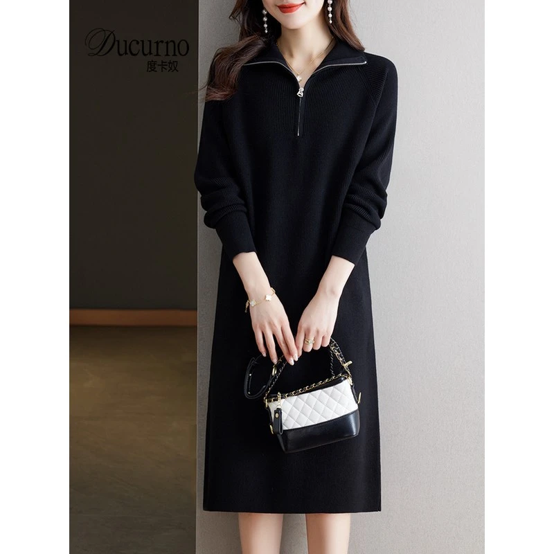 休闲显瘦针织连衣裙2026秋季新款气质长袖毛衣裙子百搭老钱风女装