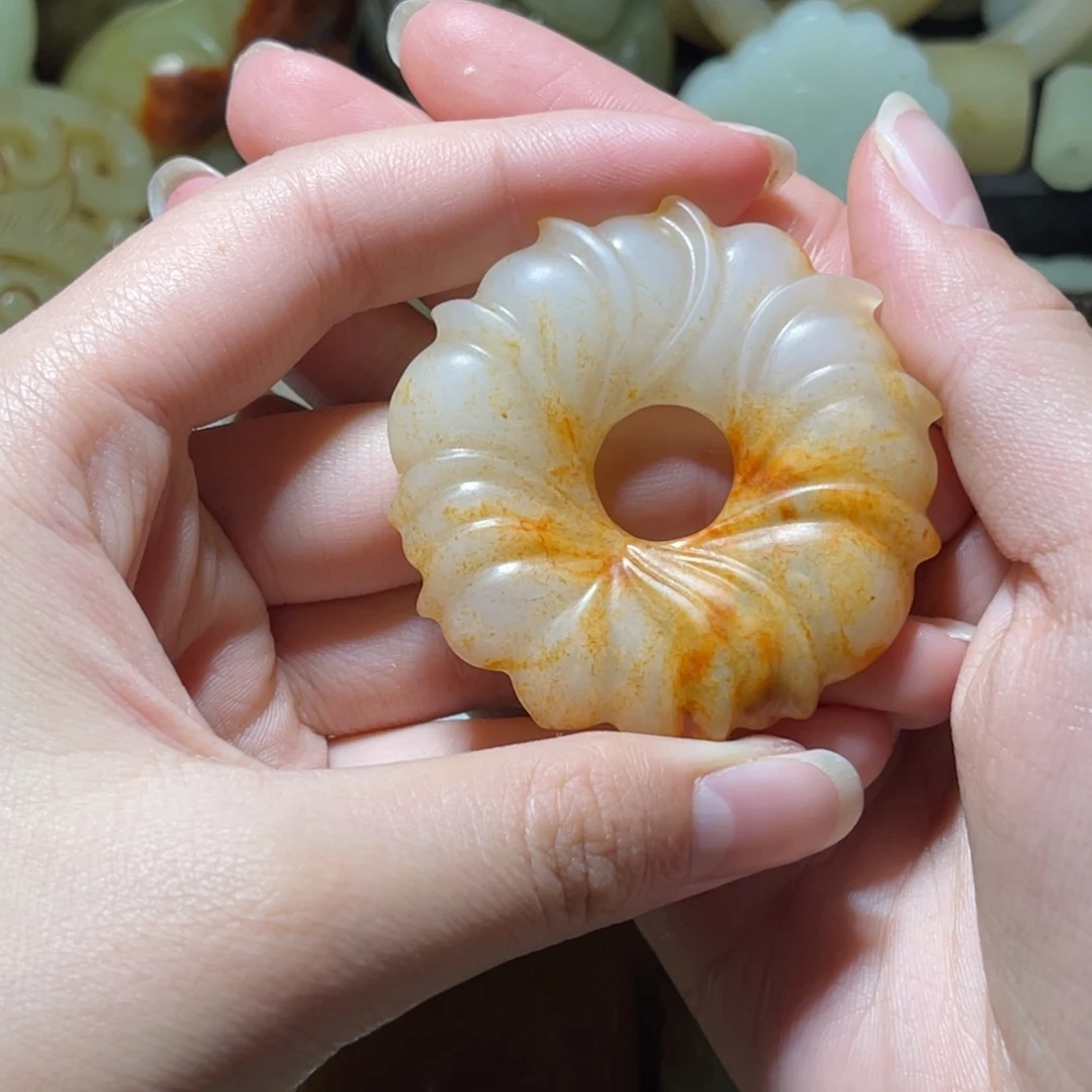 未镶嵌和田玉（糖玉）挂件幸***人