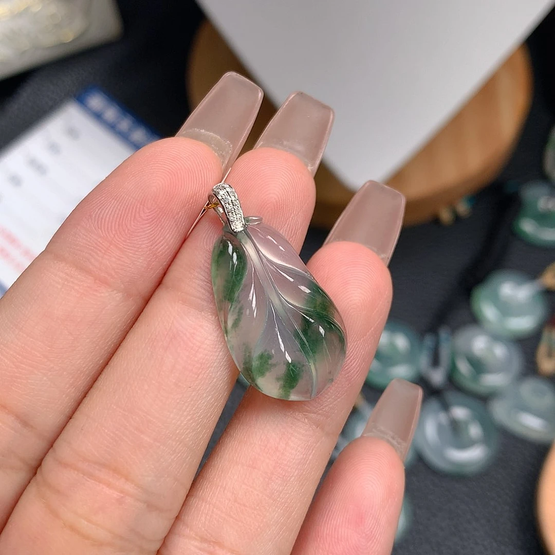 吊坠(不含链)18K金镶嵌翡翠