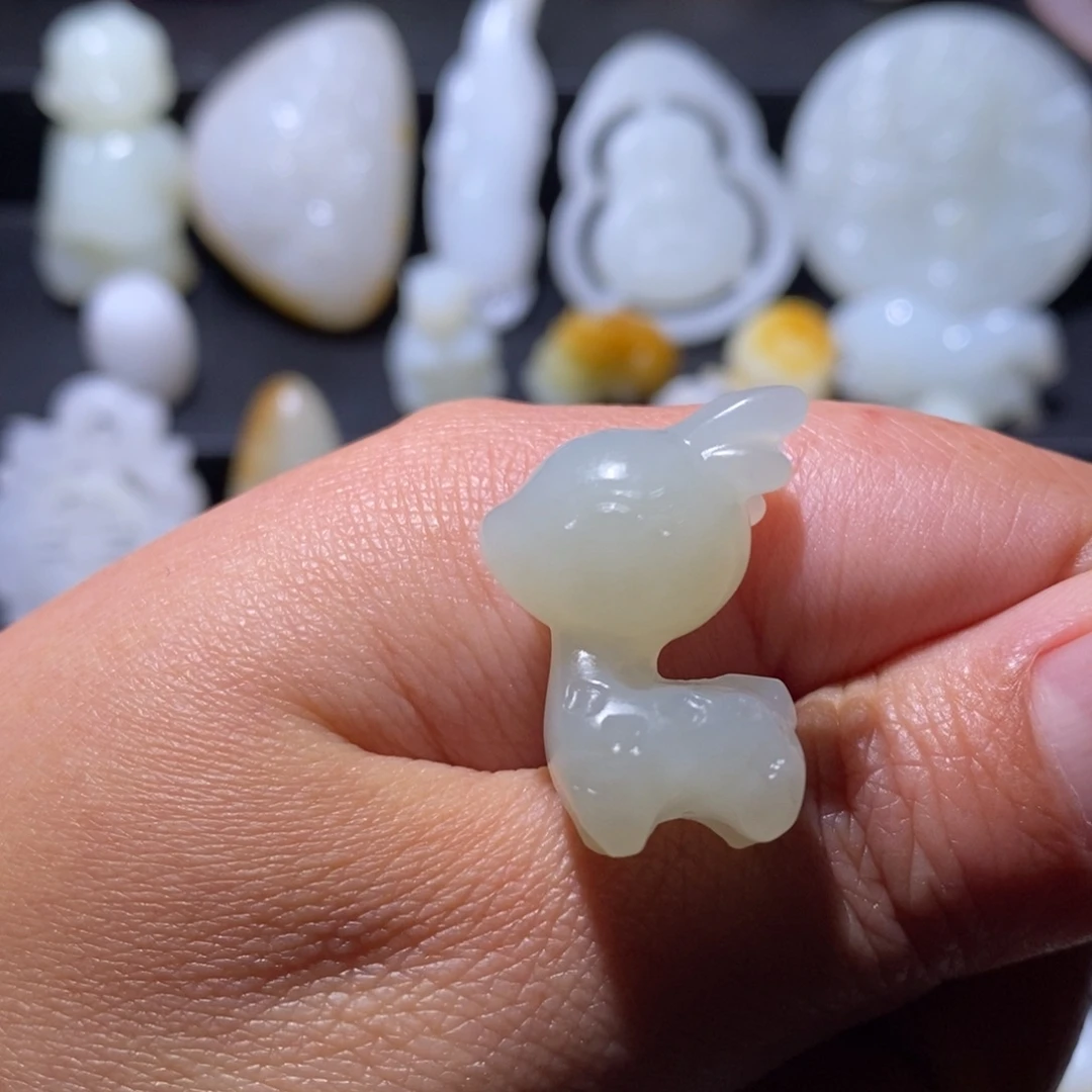 *****和田玉未镶嵌颈饰