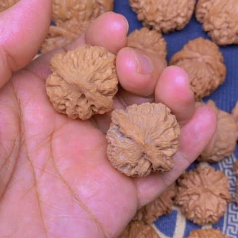 【闪购商品】文玩核桃吊坠尽*鸡心32