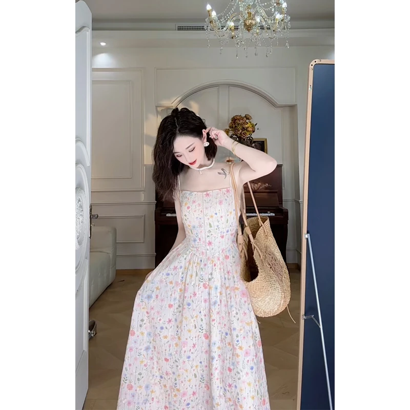 LAOXIAO『柏林花镜』法式气质碎花温柔风优雅吊带收腰小众连衣裙107