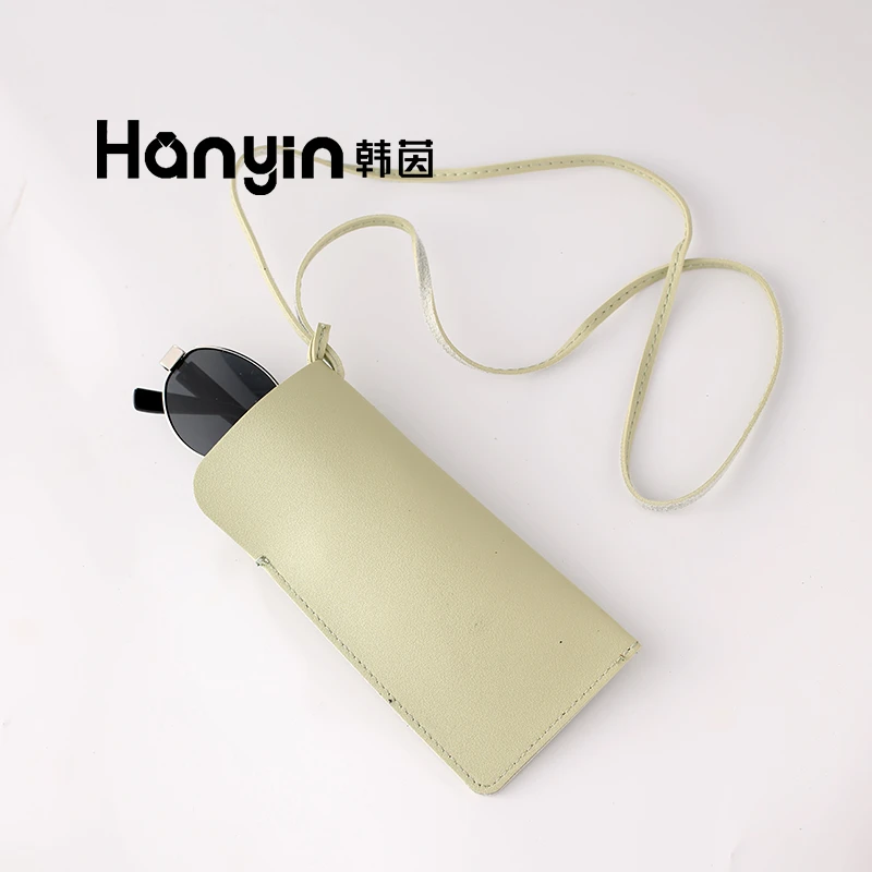 铜合金皮质吊坠 8*16.5cm原创设计黑色时尚挂脖眼镜包吊坠