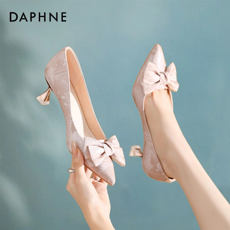 达芙妮2025法式浅口高跟鞋气质水钻方扣性感网红时尚单鞋女百搭