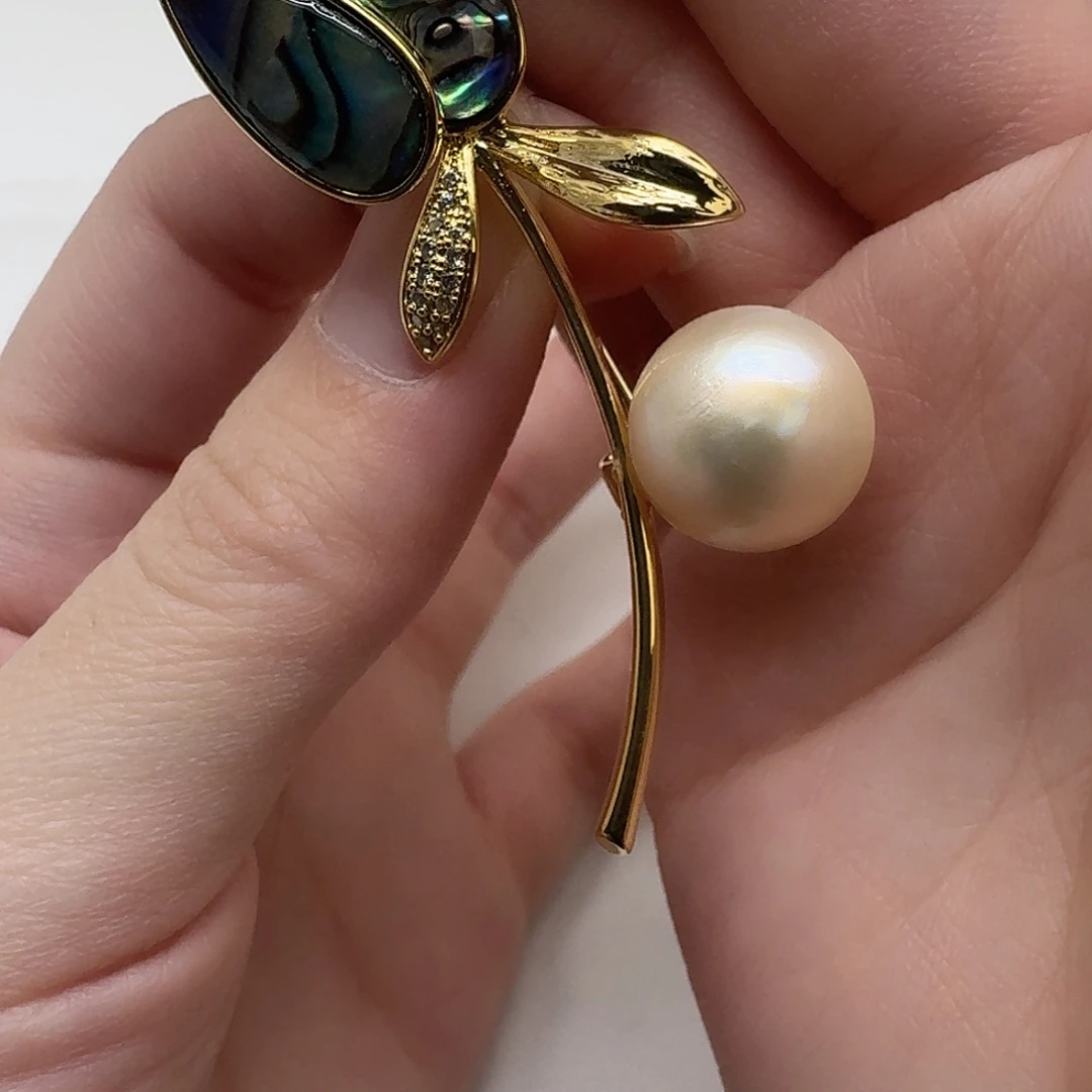 胸针未镶嵌拼合珍珠（马贝珠）