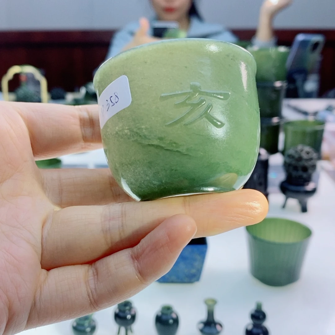 未镶嵌和田玉挂件微瑕