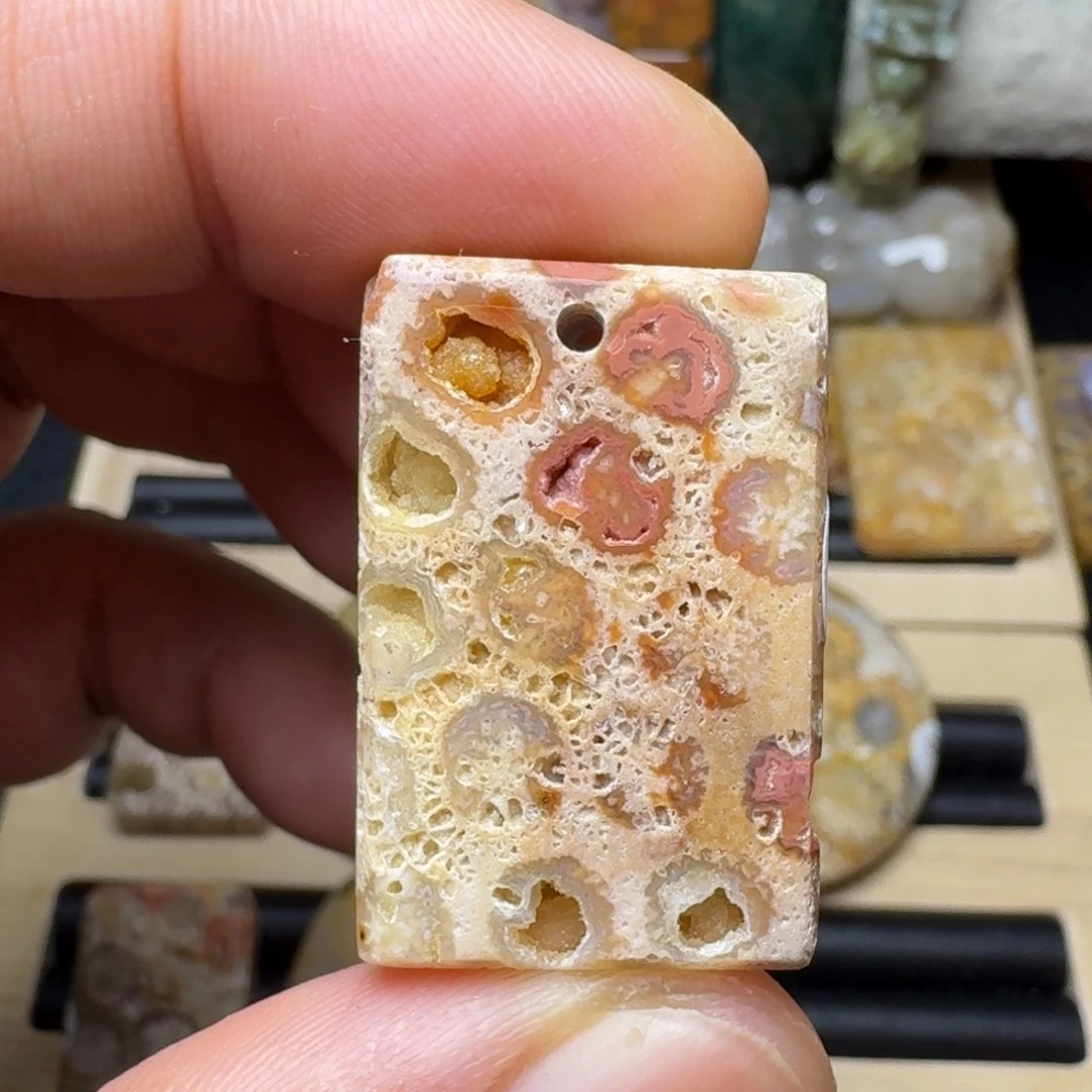 硅化玉未镶嵌纯天然色有机玉石包真色