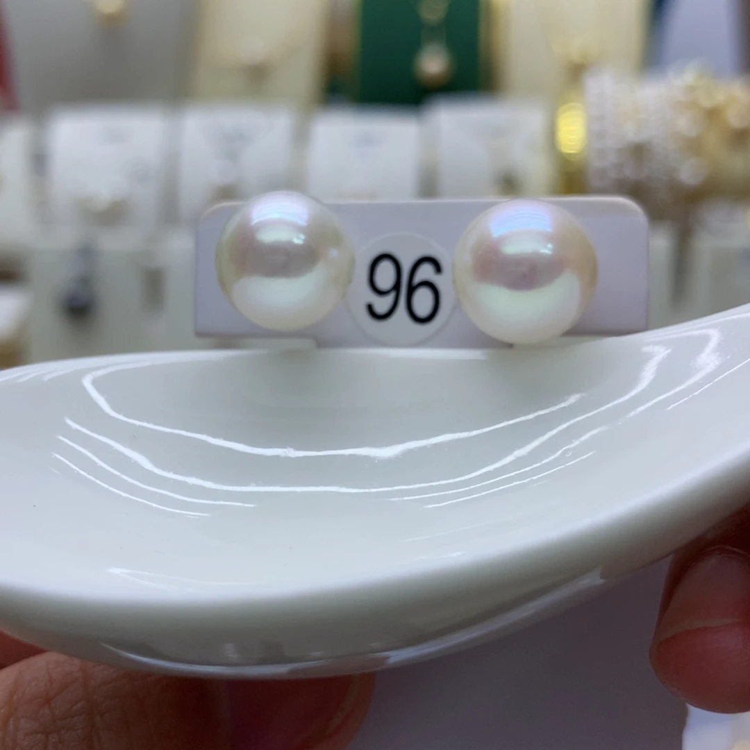 18K金镶嵌淡水珍珠耳饰