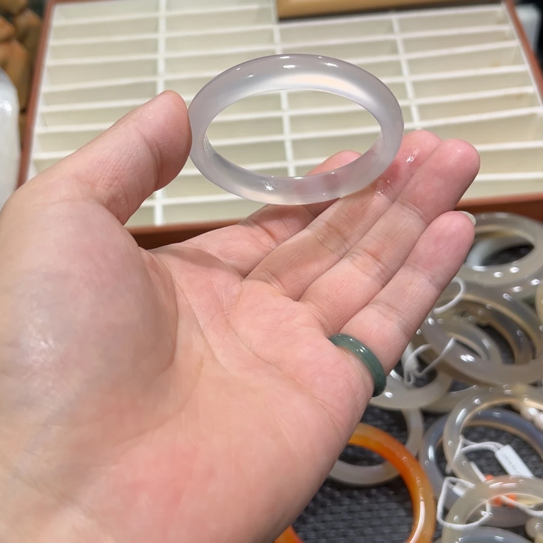 玛瑙/玉髓未镶嵌手镯54圈有纹雾111