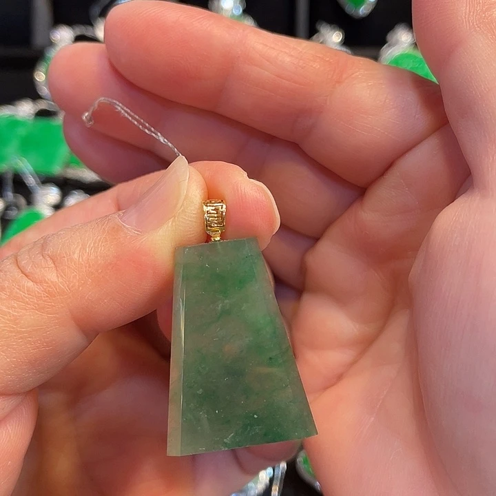 翡翠18K金镶嵌吊坠(不含链)天然缅甸翡翠A货