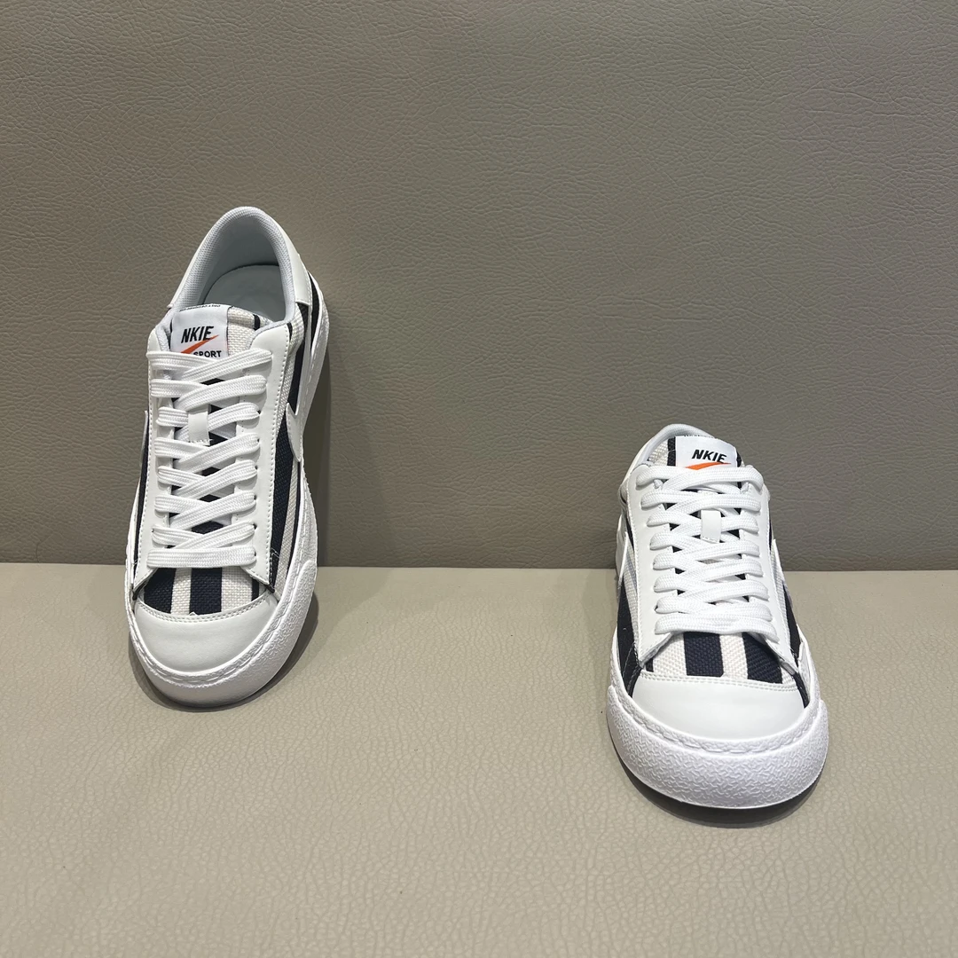 2025春夏新款男士潮流舒适百搭低帮运动复古潮鞋时尚板鞋休闲鞋