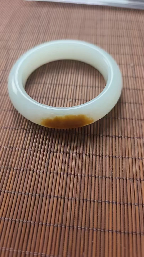 和田玉一口糖手镯