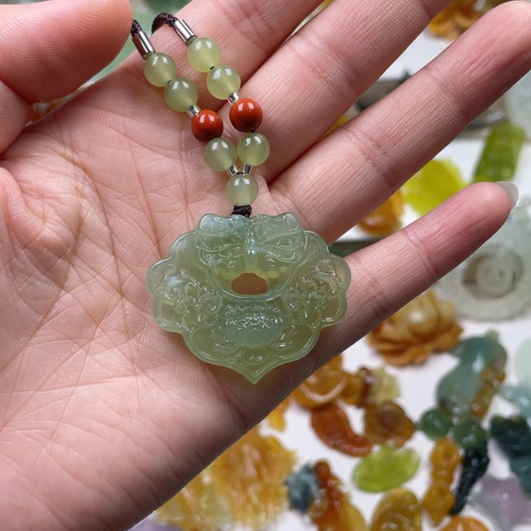 蛇纹石玉未镶嵌颈饰