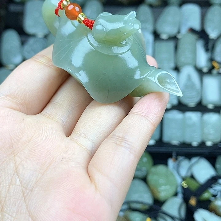 和田玉挂件未镶嵌胡**森