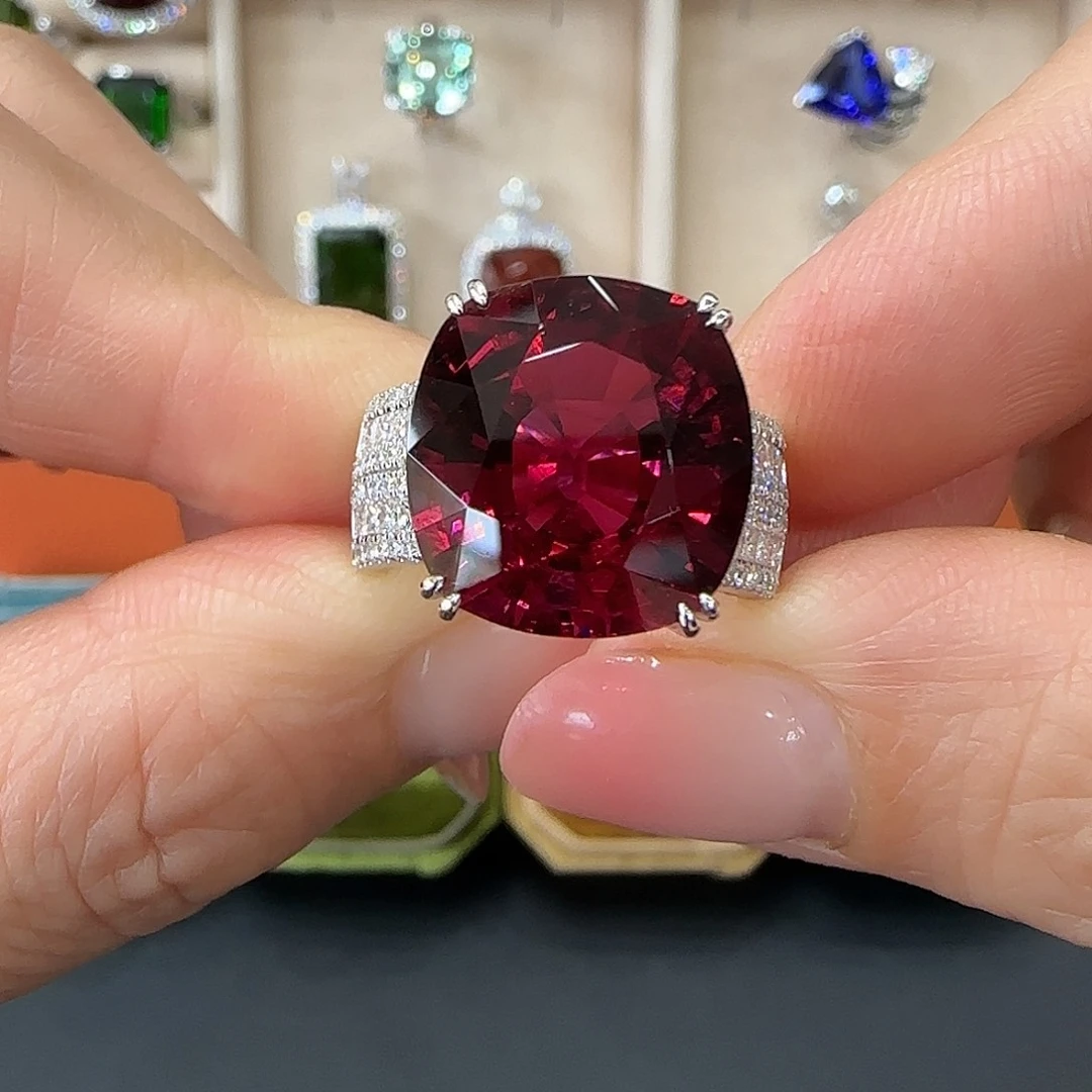 18K金镶嵌戒指碧玺12.55ct