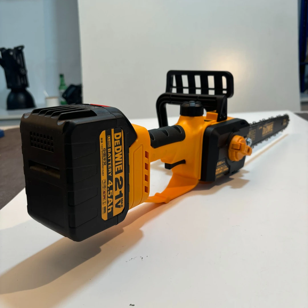 充电式电锯小型家用手持电动锯锂电池大容量锯树神器手电锯伐木锯