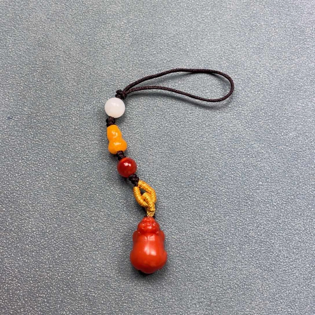 南红玛瑙吊坠未镶嵌